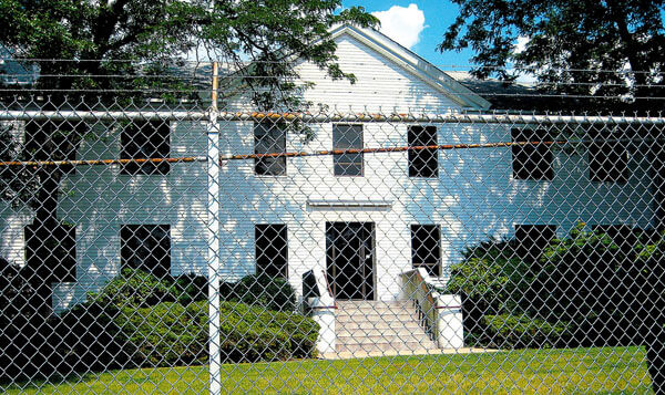 LIC watch biz heads for old Leviton site