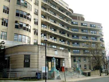Group vies to save hospital’s T Building