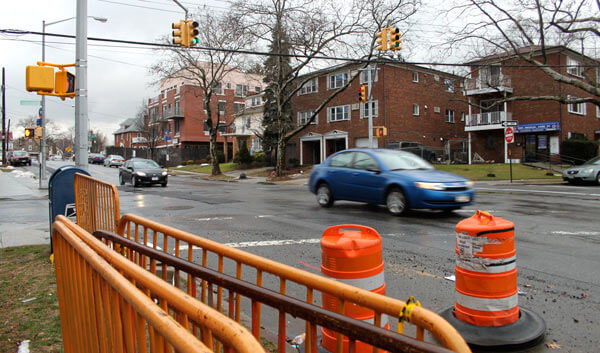 Woman killed crossing street in Jamaica Hills: NYPD