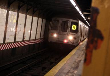 Feds to give $886M for Sandy subway aid: Schumer