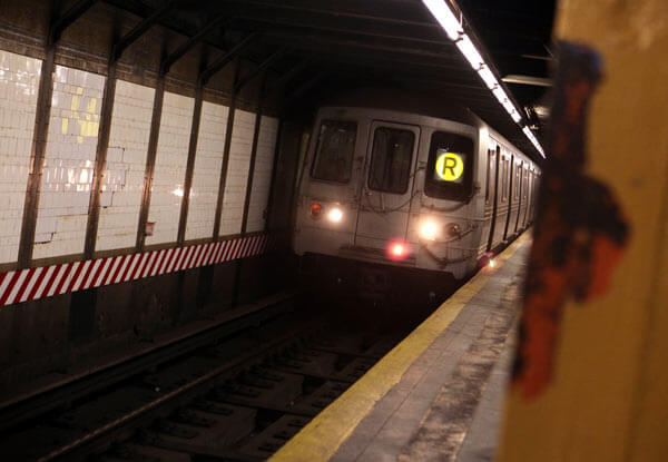 Feds to give $886M for Sandy subway aid: Schumer
