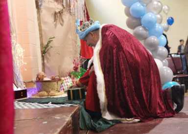 Corona celebrates Three Kings Day with Hizzoner