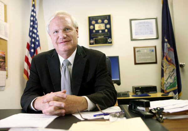 Avella will join Dems in independent caucus
