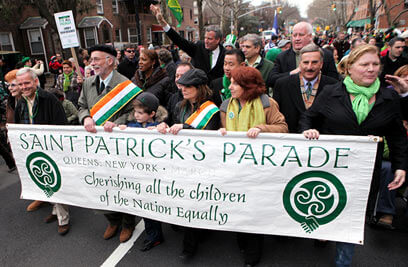 Mayor snubs Manhattan parade but pledges to march in Queens