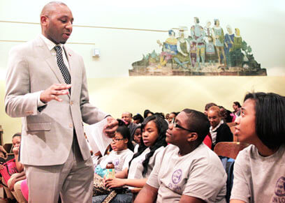 Richards allocates $2.5M in Mandela tech grant