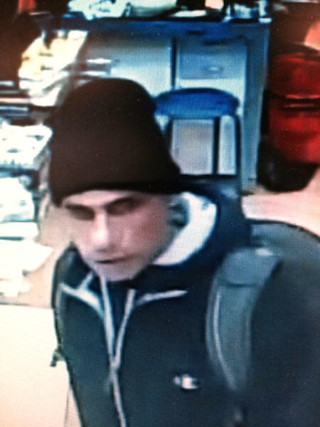 Cops looking for suspect in Flushing larcenies