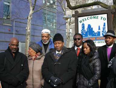 Sanders seeks more NYCHA oversight