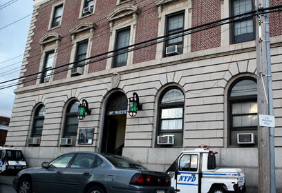 Man stabbed in abdomen in the Rockaways: NYPD