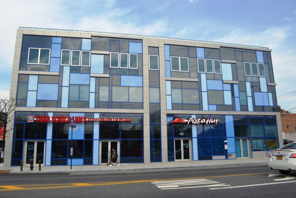 215 Northern Boulevard