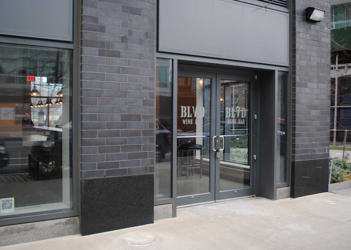 BLVDWINEBAR_EXTERIOR2