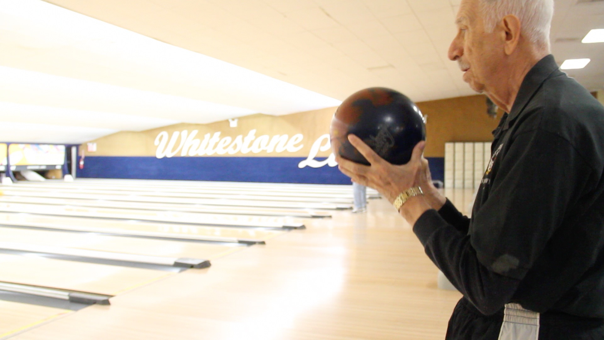 At Whitestone bowling alley, senior league flourishes