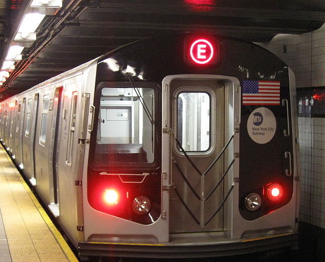 800px-NYC_Subway_R160A_9237_on_the_E