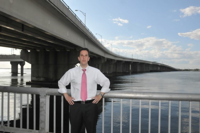 4.6.2015_Photo_PR_Goldfeder Urges ‘Spring Cleaning’ of Cross Bay Bridge Parking Lot Eyesore