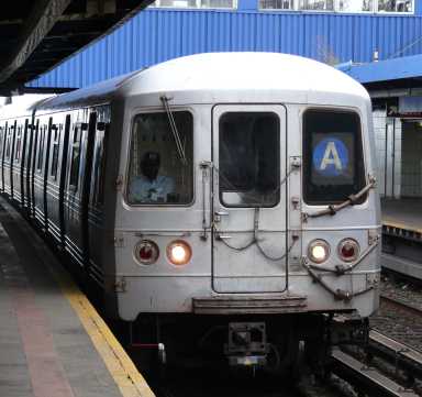 An_A_train_in_Broad_Channel_02