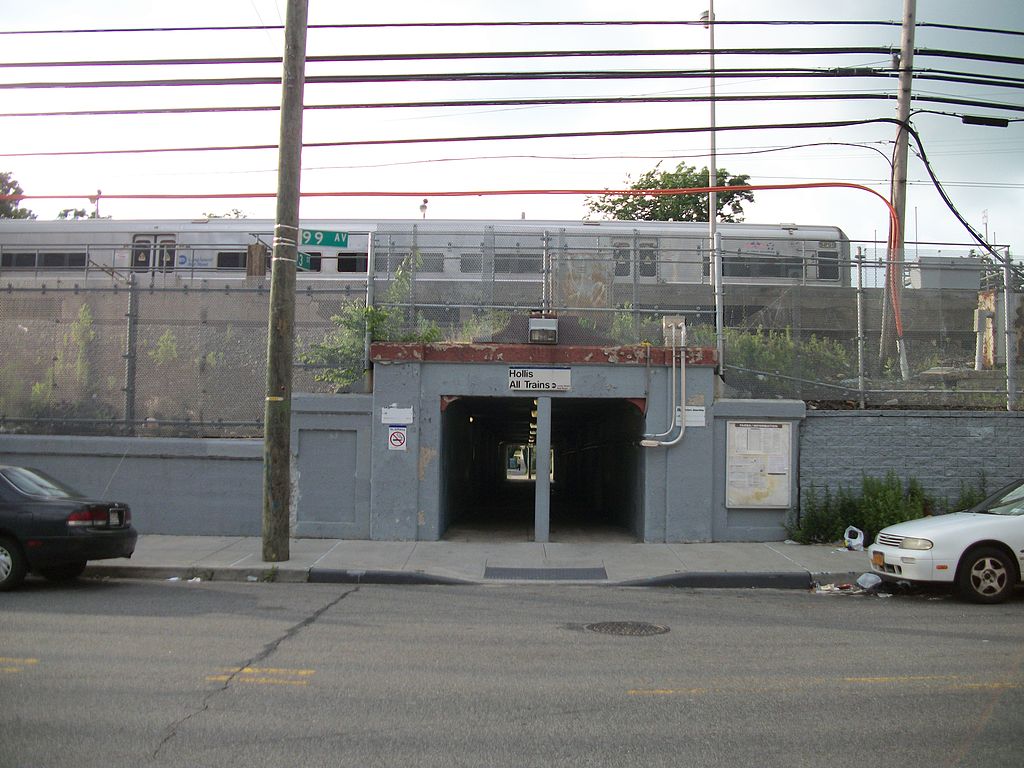 1024px-Hollis_LIRR_Station;_99th_Avenue_and_193rd_Street_entrance