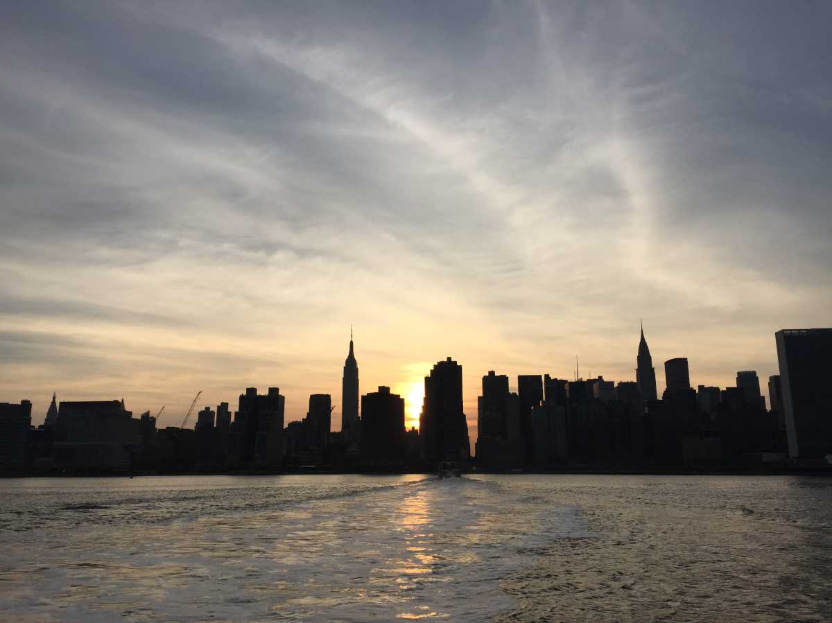 LIC HENGE
