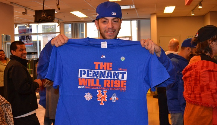 Mets fans grabbed the latest World Series gear at Modell's.