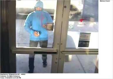 2898-15 Bank Robbery 104Pct 11-23-15 PHOTO