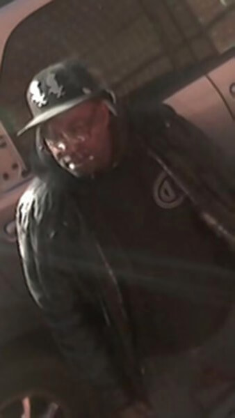 Robbery suspect hits man with gun for no cash: NYPD