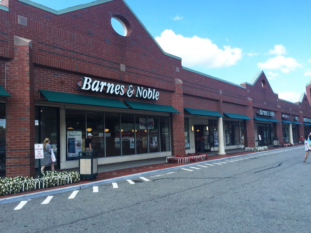 Closing the books on last Barnes & Noble stores in Queens