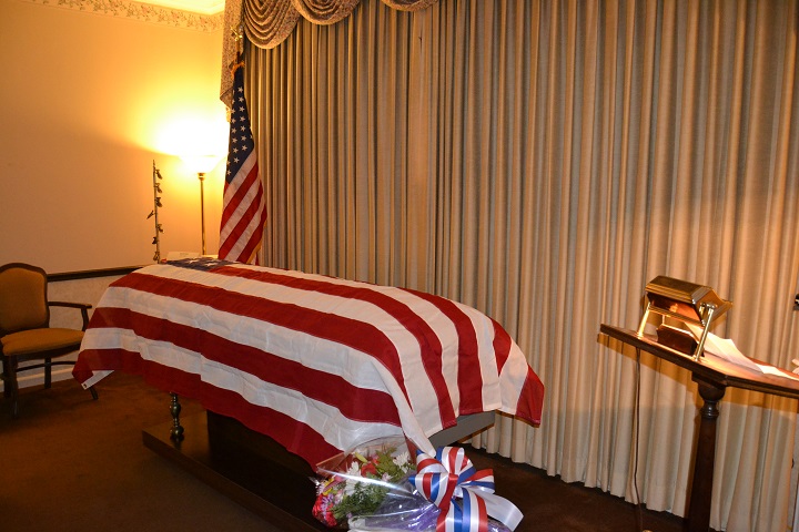The Queens County Committee of the American Legion will once again hold a funeral service at George Werst Funeral Home in Glendale for an indigent veteran.