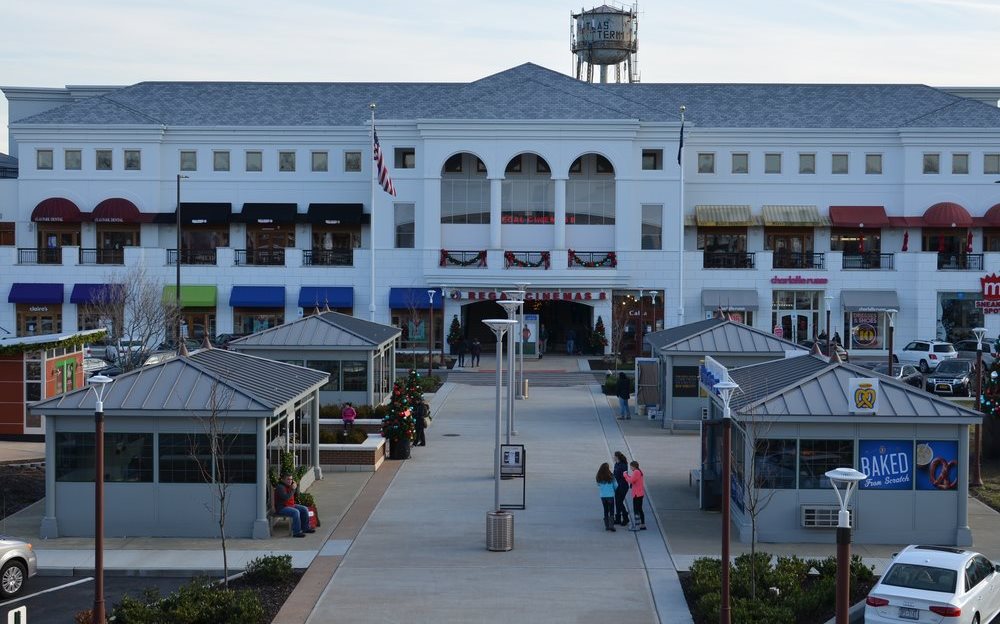 This is the final weekend of the Queens Holiday Market at the Shops at Atlas Park.