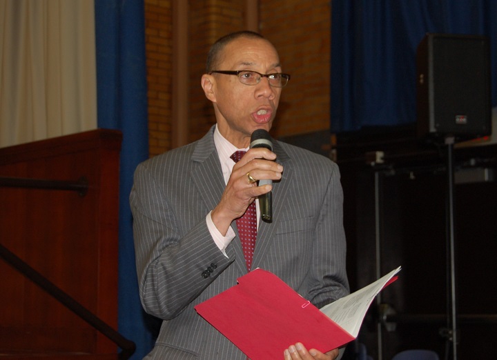 Then-Schools Chancellor Dennis Walcott is pictured at a June 2013 meeting in Glendale.