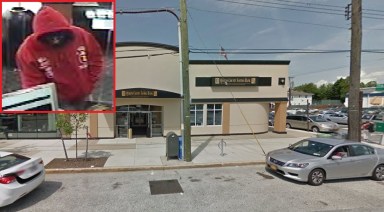 A note-carrying bandit robbed this bank in Howard Beach on Monday afternoon.