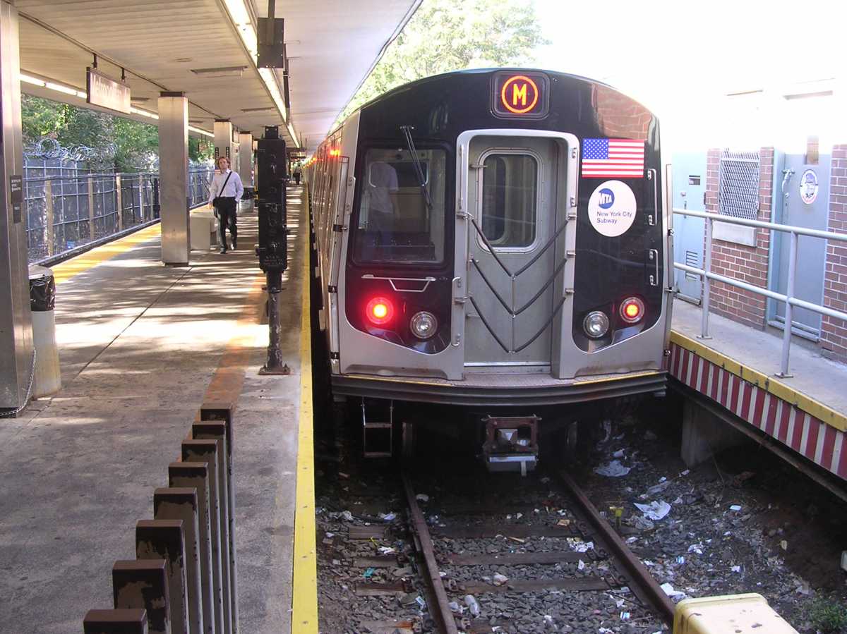 Queens M train