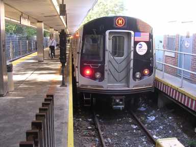 Queens M train