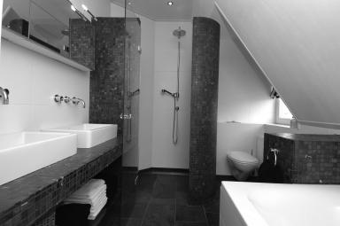 Queens Tiles Unlimited bathroom design