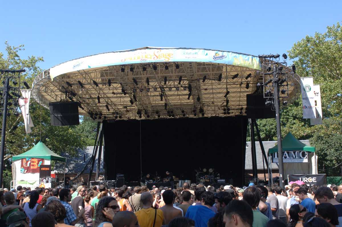 SUMMER STAGE