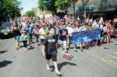 School children at the 2015 Sunnyside Flag Day Parade