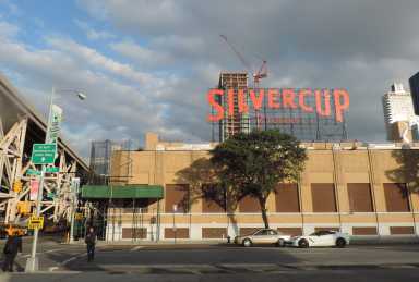 Silvercup_Studios_21_St_&_QPS_jeh