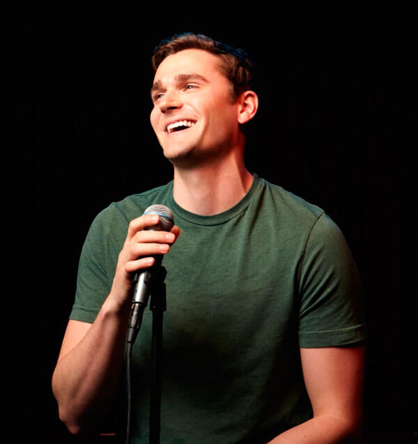 Catch a rising Astoria comic star