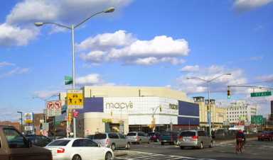queens-center-mall-steinway-street
