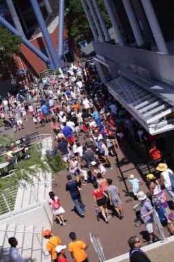 Police searching for man who attempted to kidnap young girl at Arthur Ashe event
