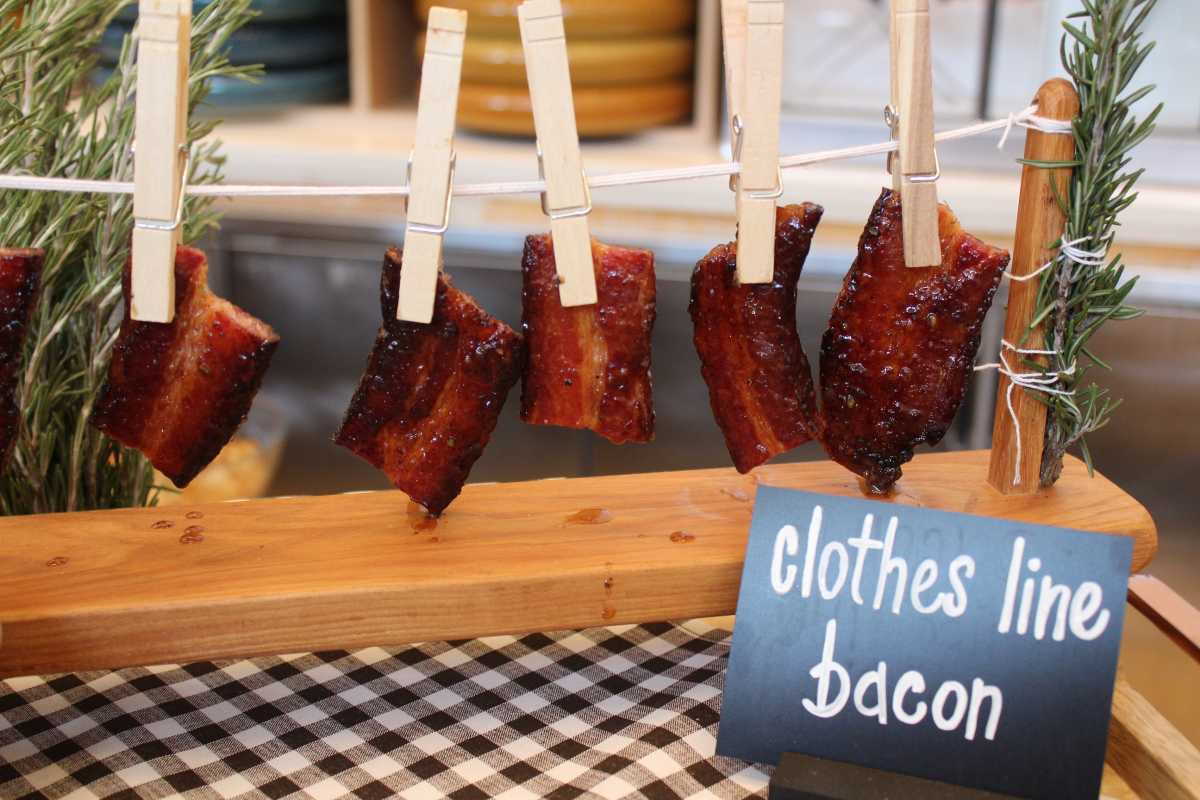 CLOTHESLINE BBQ DAVID BURKE