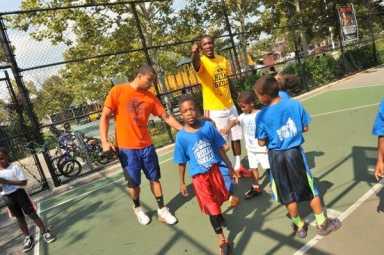 Basketball star returns for annual Hollis camp