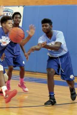 Bowne basketballers lead team to showcase win