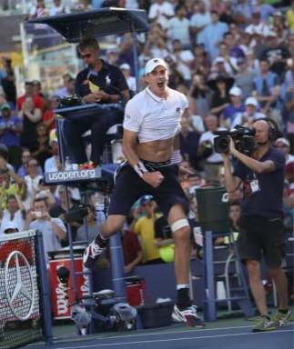 Isner wins a wild one to progress past first round at US Open