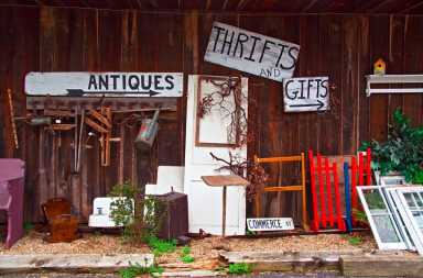 shutterstock_thrift shop