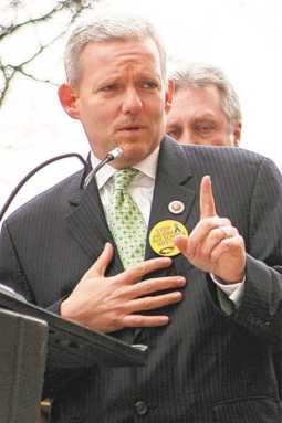 Van Bramer angered by mayor’s tone on Sunnyside project