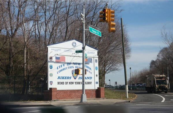 Prison guards’ union sues city over solitary