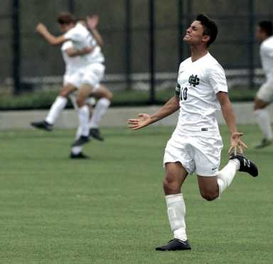 Holy Cross ties Molloy, but still takes title
