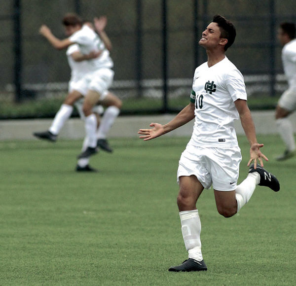 Holy Cross ties Molloy, but still takes title