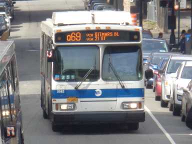 mta_queens_plz_s_crescent_st_02a