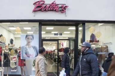Jamaica Avenue is set for holiday shoppers