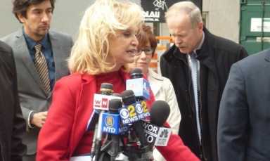 Second Avenue subway to open on schedule: Maloney