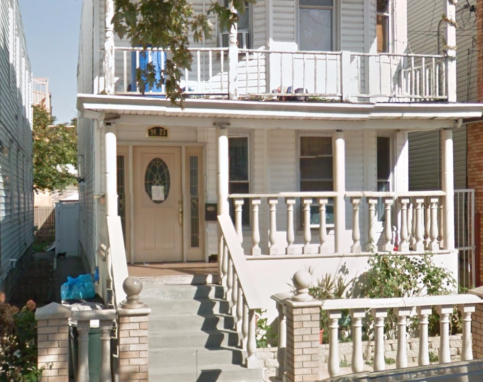 stabbing-house